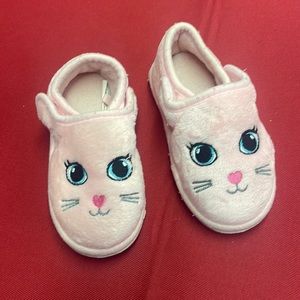 Wonder Nation Kitten house shoes size 7/8